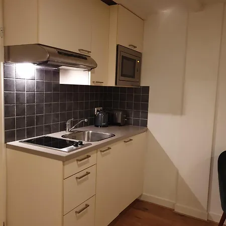 Spacious Private בית הארחה